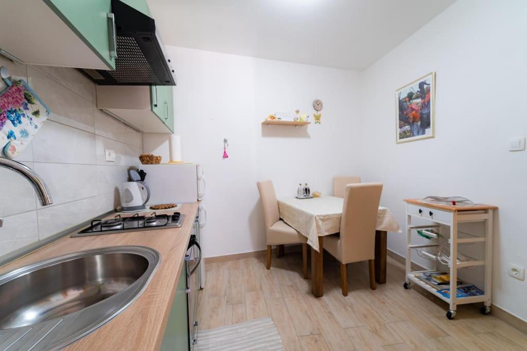 Charming Apartment In Old Town Сплит Екстериор снимка